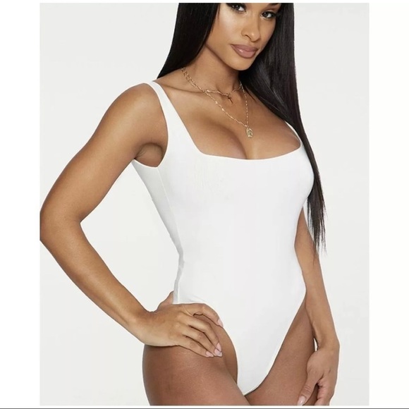 Pretty Little Thing Sz 10 White Square Neck m Thong Bodysuit Second Skin - Picture 1 of 12